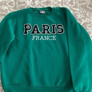 Crewneck sweatshirt.